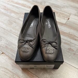 CHANEL Metallic Pewter Leather CC Ballet Flats